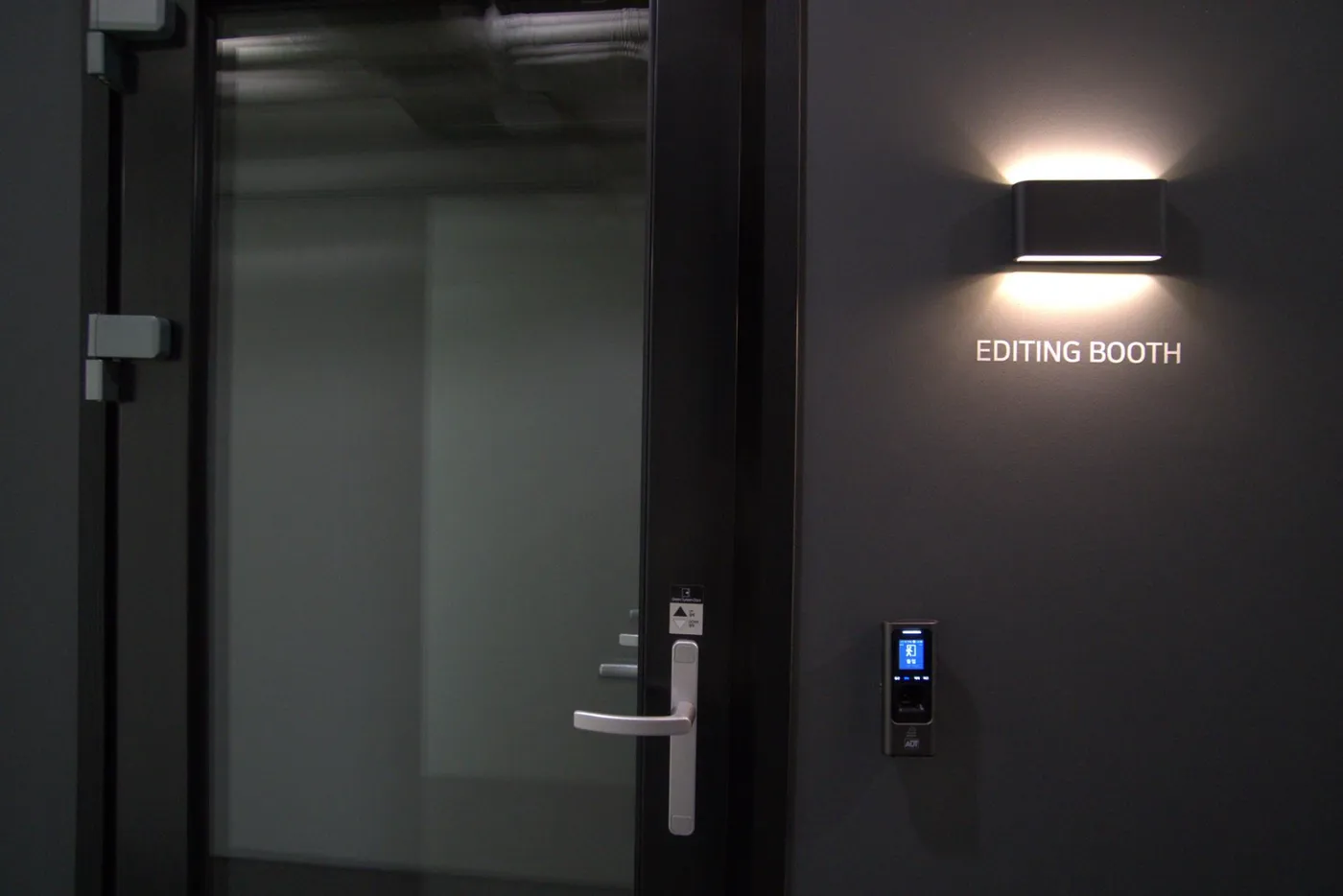 SORIGIO soundproof door installation 5