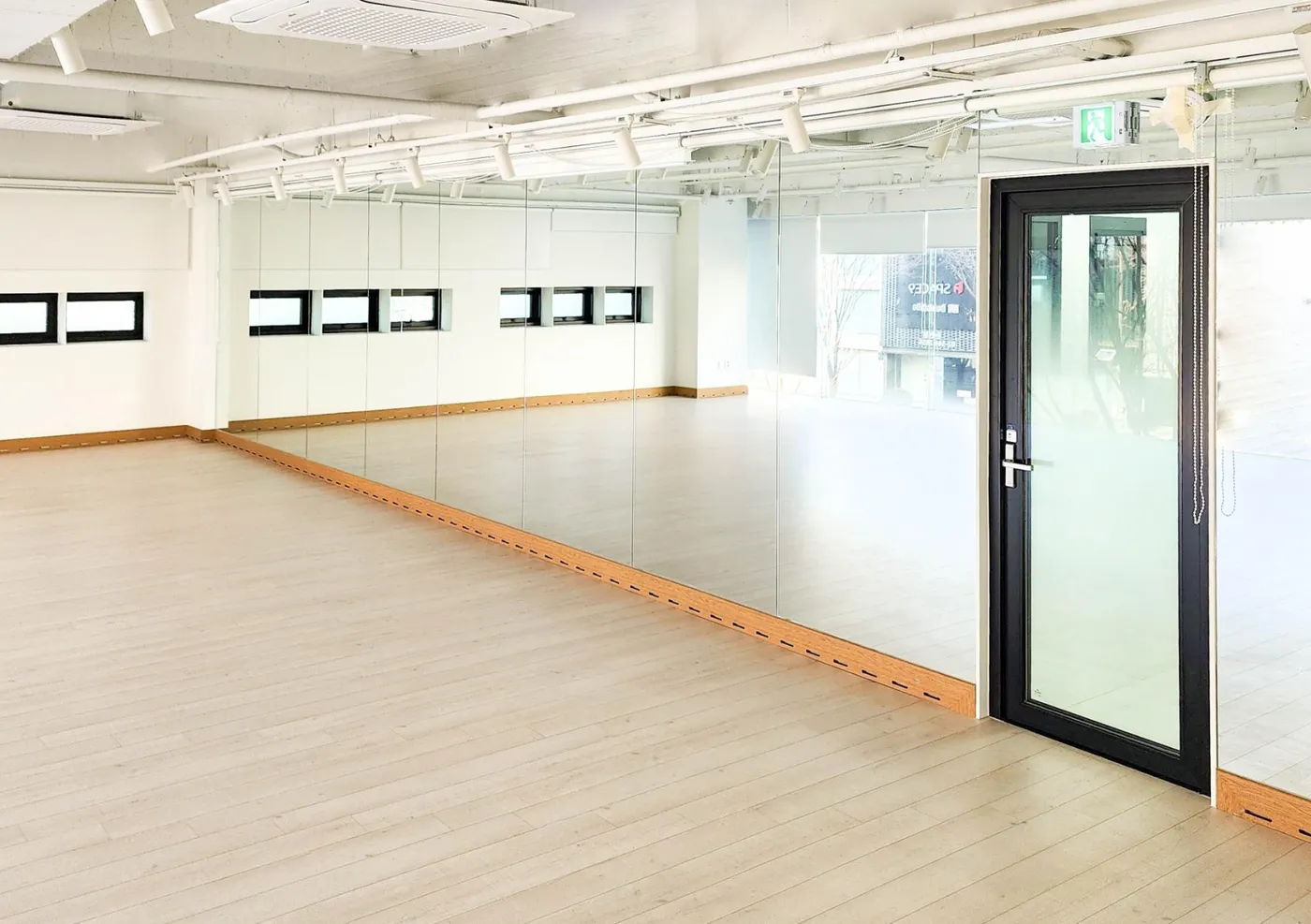 SORIGIO soundproof door installation 8