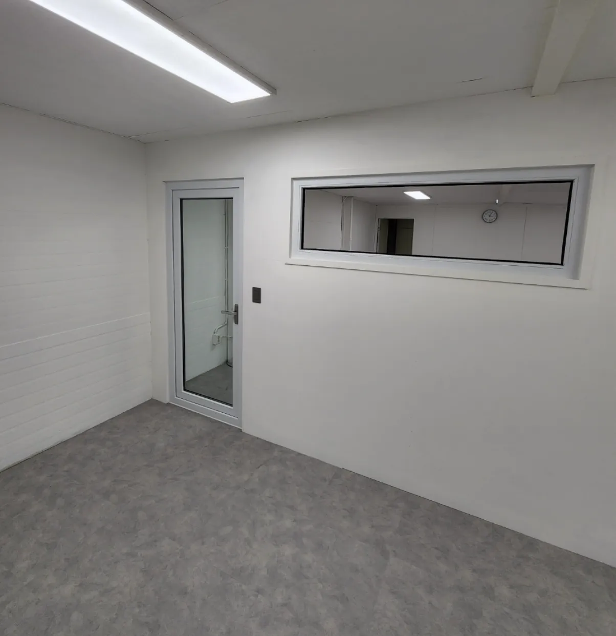 SORIGIO soundproof door installation 12