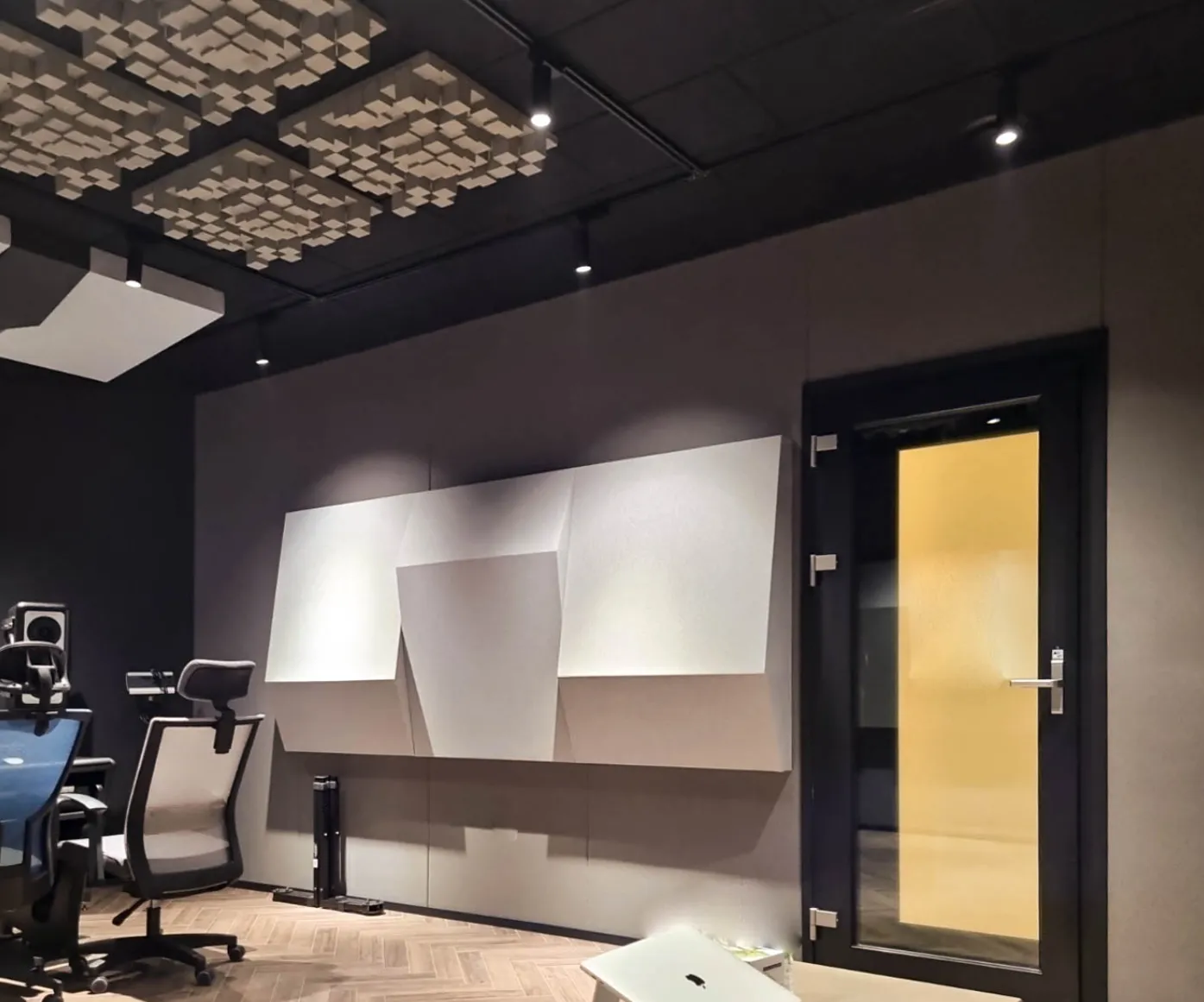 SORIGIO soundproof door installation 15